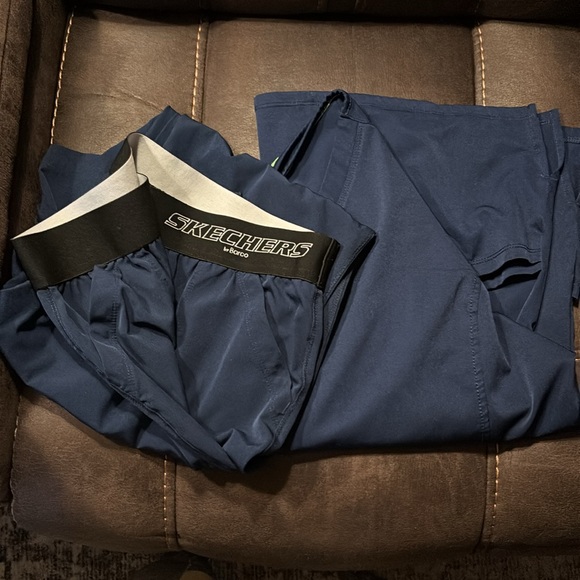 Skechers scrub set - Picture 2 of 5